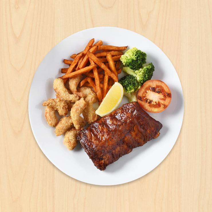 IKEA Family Thailand - Food Offers - ซี่โครงหมู เสิร์ฟพร้อมกุ้งทอด และเฟรนช์ฟรายส์มันหวาน​